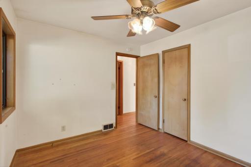 1502 Sherren Avenue E, Saint Paul, MN 55109