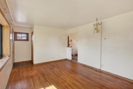 1502 Sherren Avenue E, Saint Paul, MN 55109