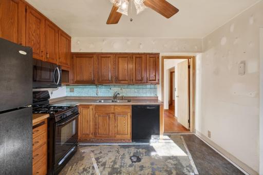 1502 Sherren Avenue E, Saint Paul, MN 55109