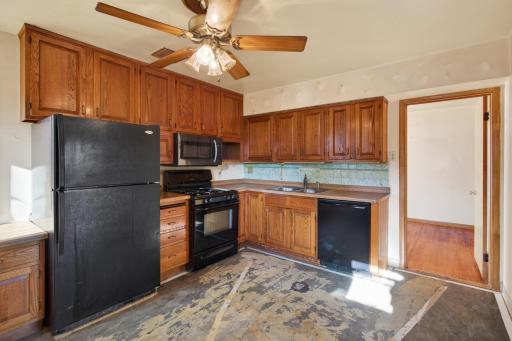 1502 Sherren Avenue E, Saint Paul, MN 55109