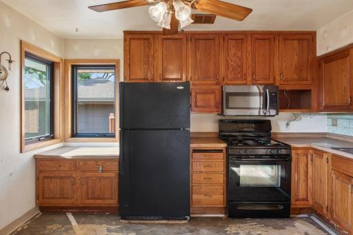 1502 Sherren Avenue E, Saint Paul, MN 55109