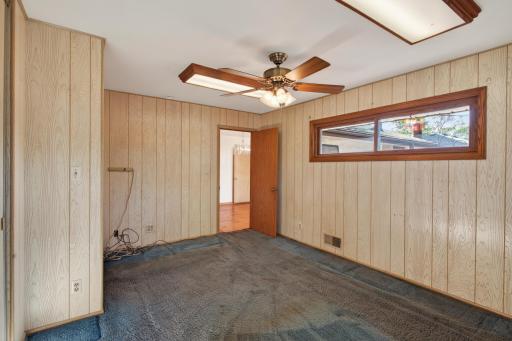 1502 Sherren Avenue E, Saint Paul, MN 55109