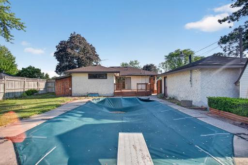 1502 Sherren Avenue E, Saint Paul, MN 55109