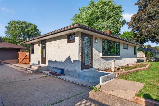 1502 Sherren Avenue E, Saint Paul, MN 55109