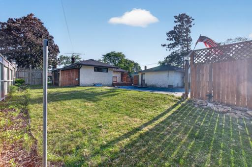 1502 Sherren Avenue E, Saint Paul, MN 55109