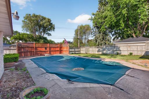 1502 Sherren Avenue E, Saint Paul, MN 55109