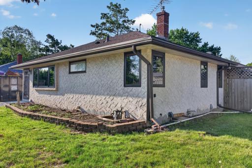 1502 Sherren Avenue E, Saint Paul, MN 55109