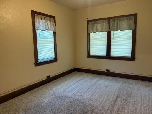 211 2nd Street SE, New Richland, MN 56072
