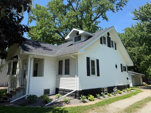 211 2nd Street SE, New Richland, MN 56072