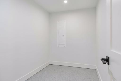 5705 Dupont Avenue South - - 0051.jpg