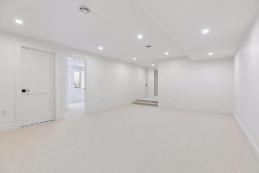 5705 Dupont Avenue South - - 0046.jpg