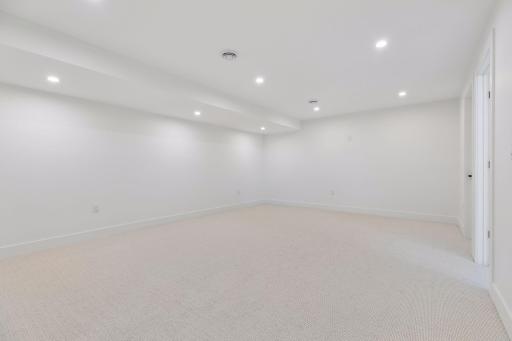 5705 Dupont Avenue South - - 0045.jpg