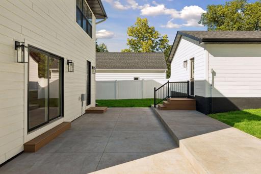 5705 Dupont Avenue South - - 0054.jpg
