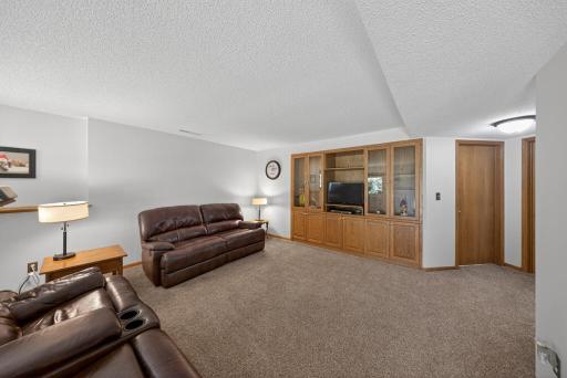 801 Grandview Court SE, Stewartville, MN 55976