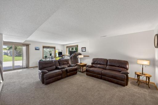 801 Grandview Court SE, Stewartville, MN 55976