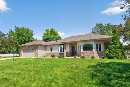801 Grandview Court SE, Stewartville, MN 55976