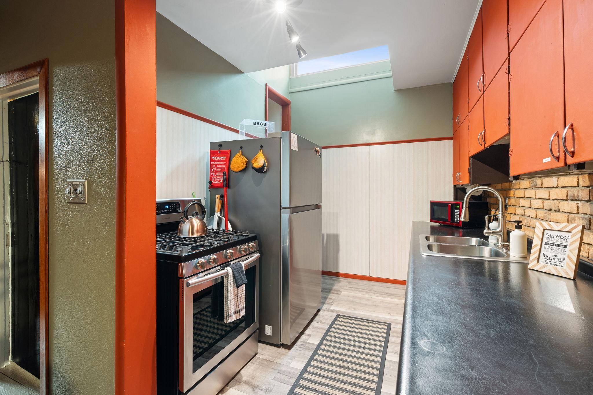 28-web-or-mls-w7341-pair-o-lakes-rd.jpg