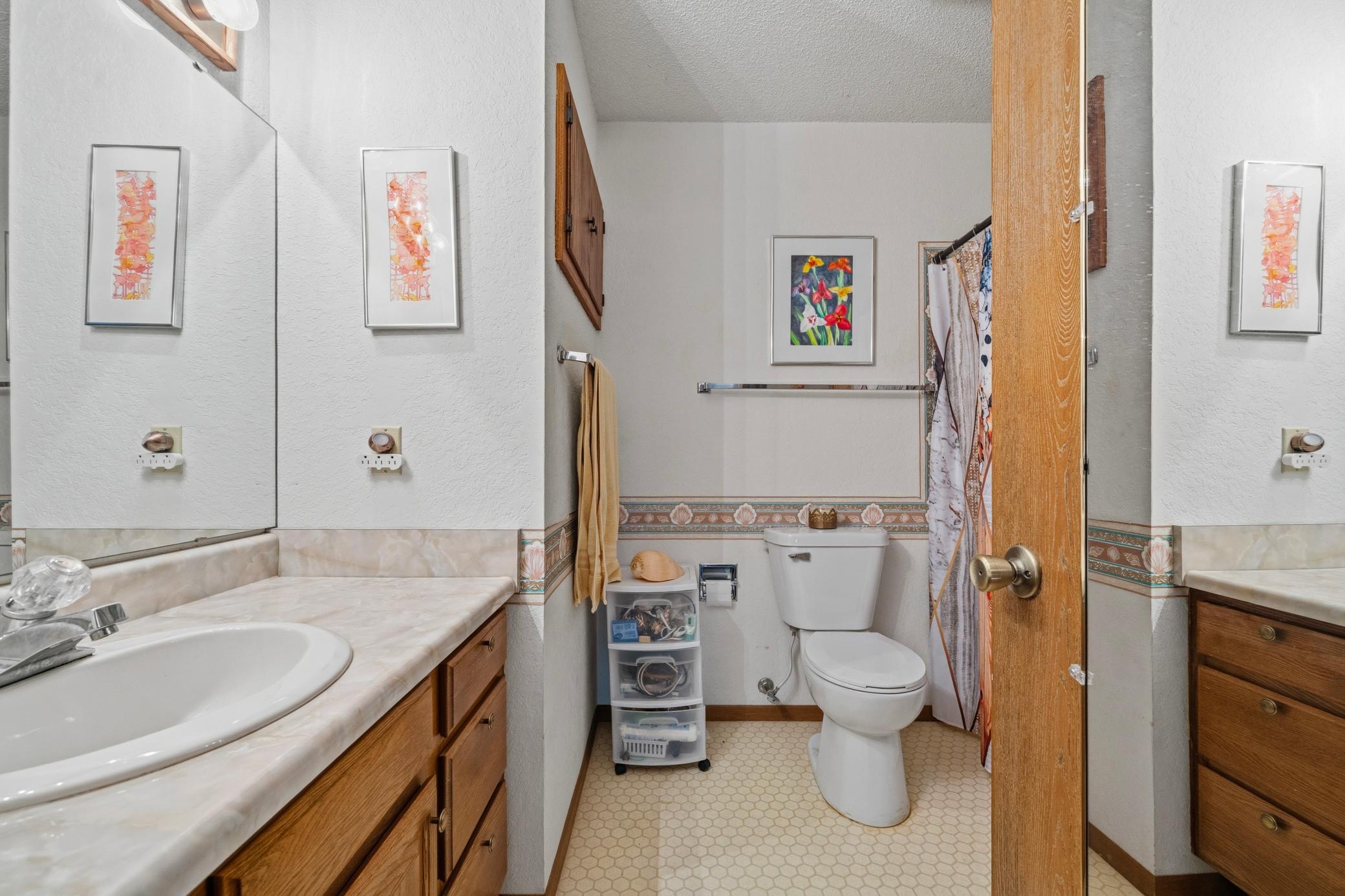 Upper Level Bath