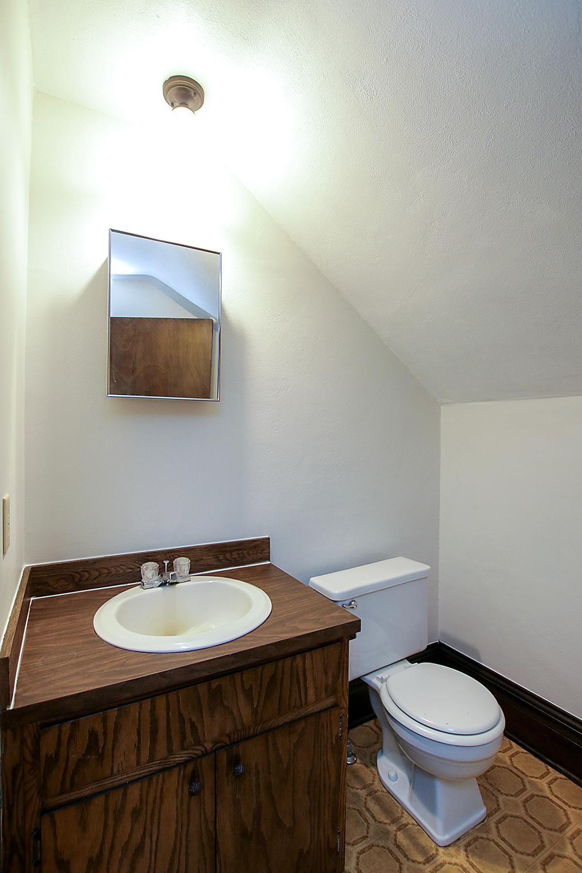 bathroom - upper