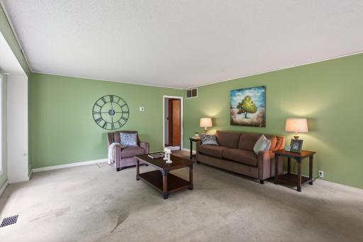 2071 Lindy Avenue, Saint Paul, MN 55113