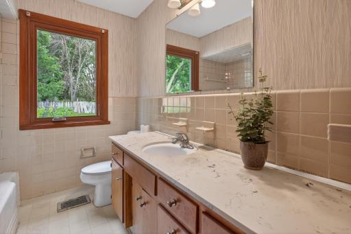 2071 Lindy Avenue, Saint Paul, MN 55113