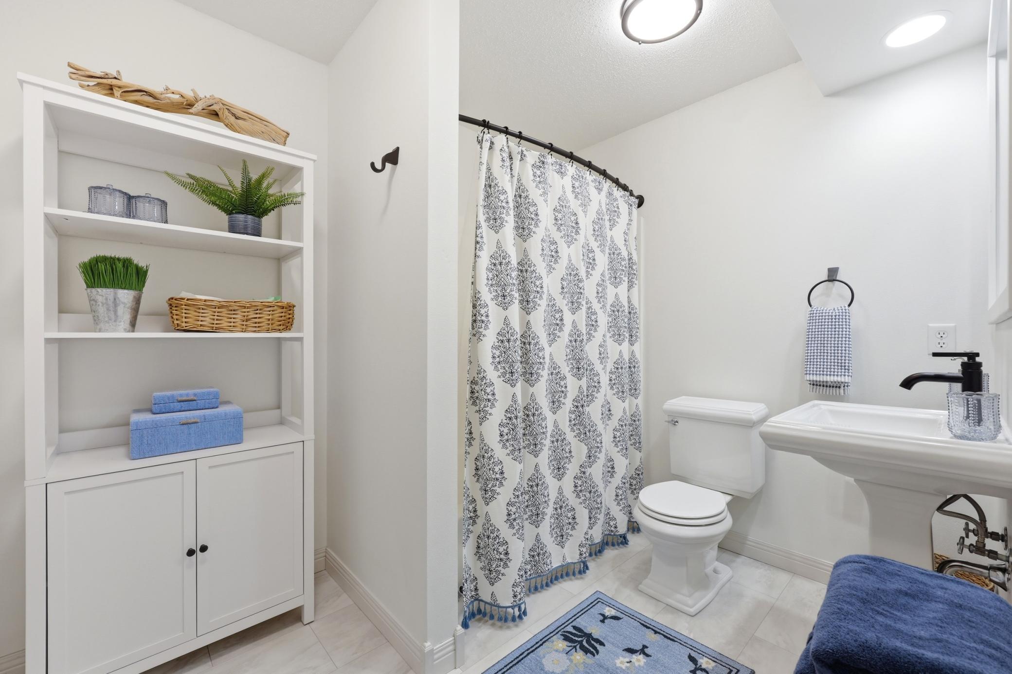 DOWNSTAIRS FULL BATH