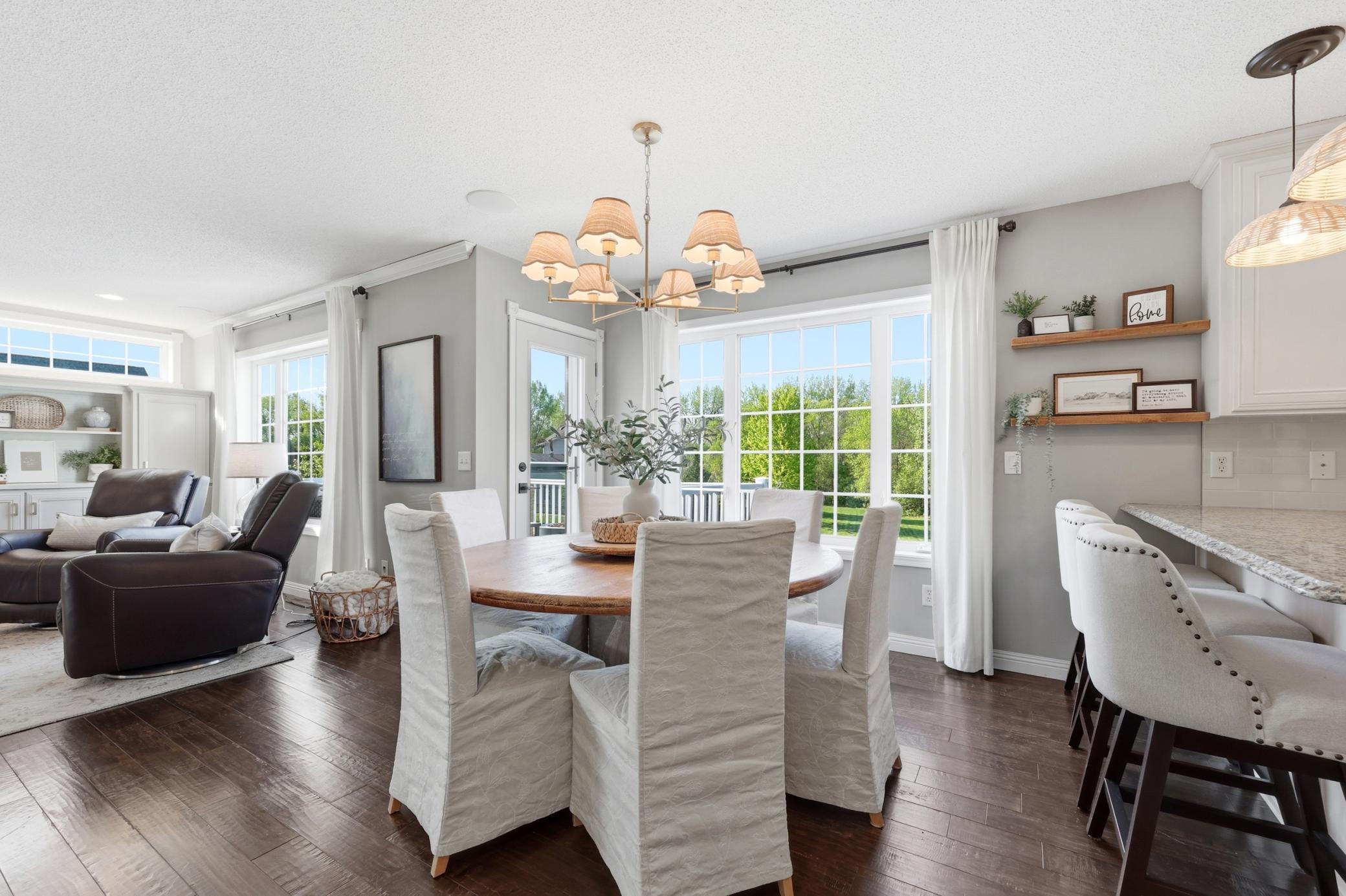 INFORMAL DINING AREA