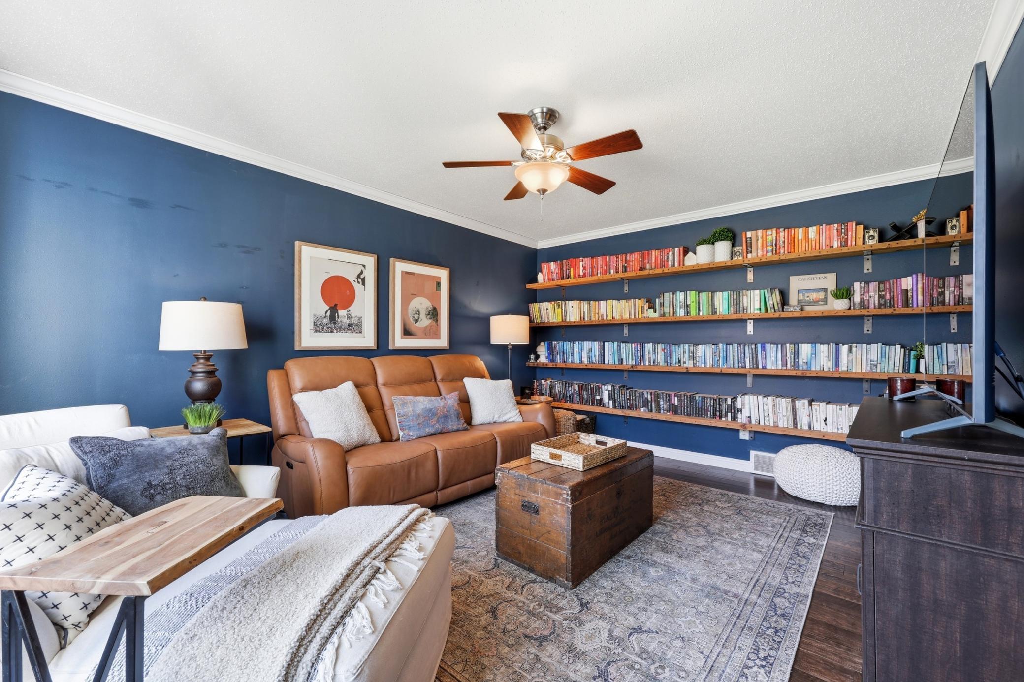 DEN OFF ENTRY WAY