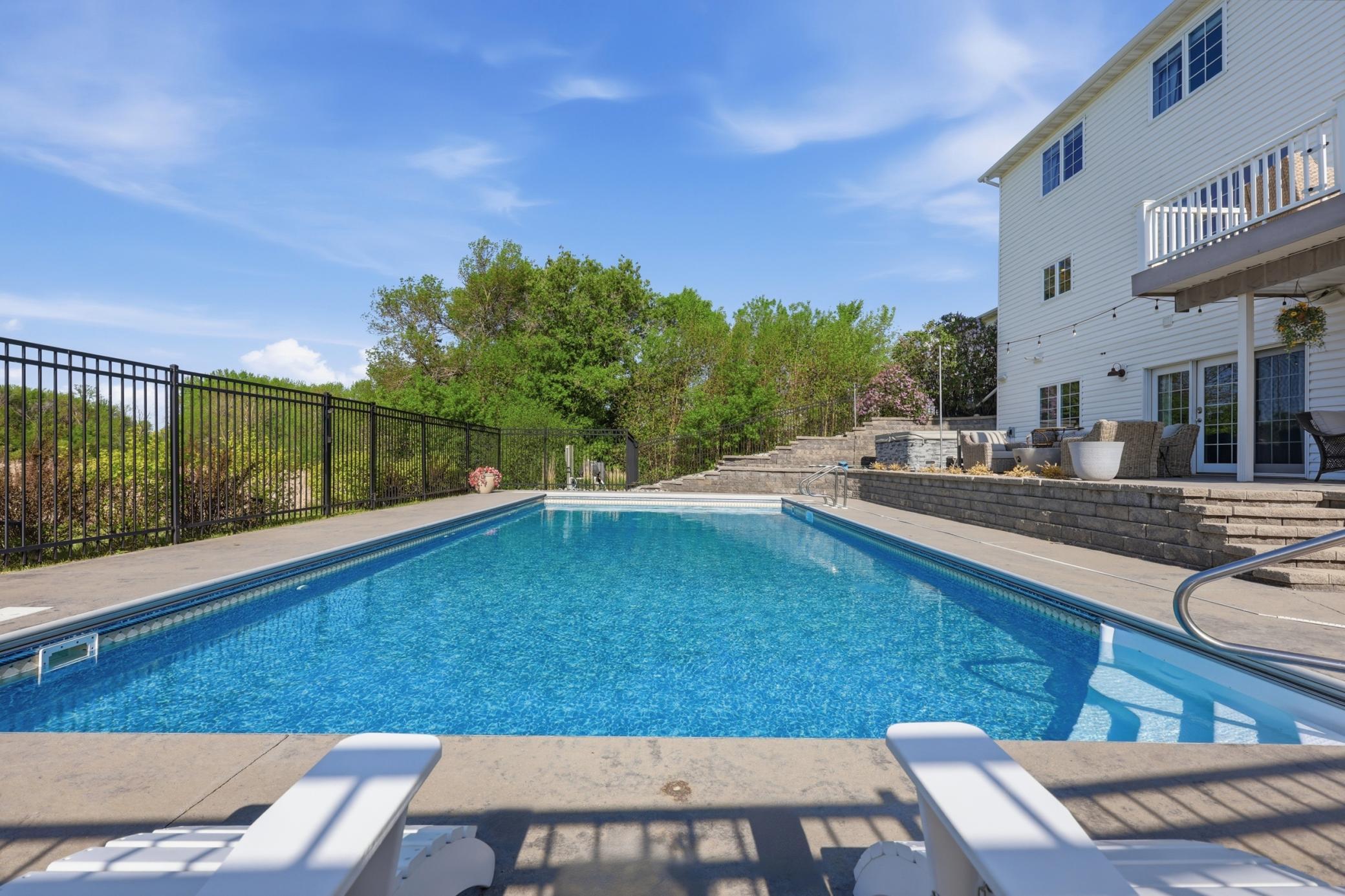 POOL W/ ELECTRIC COVER