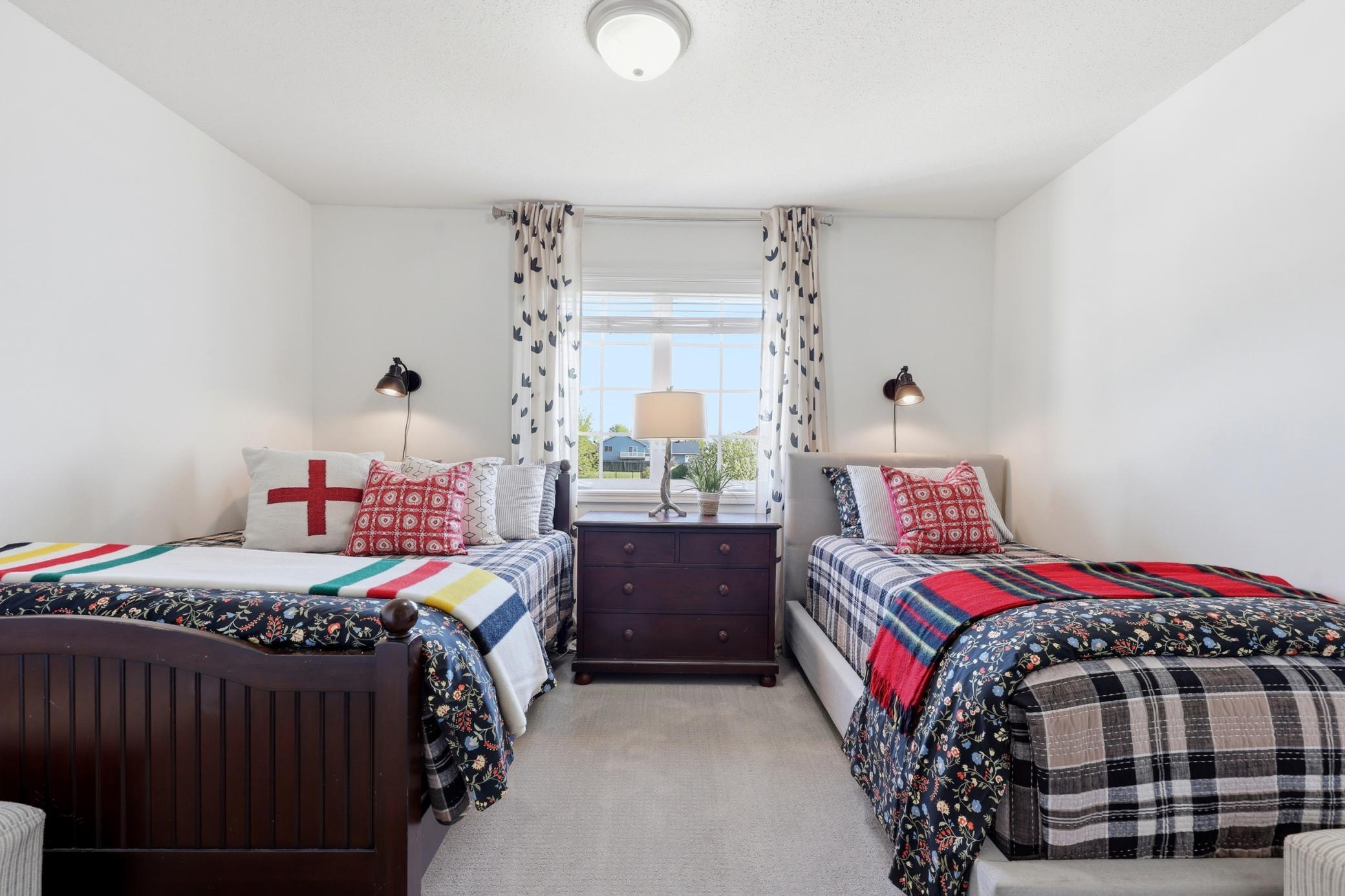 SECOND UPSTAIRS BEDROOM