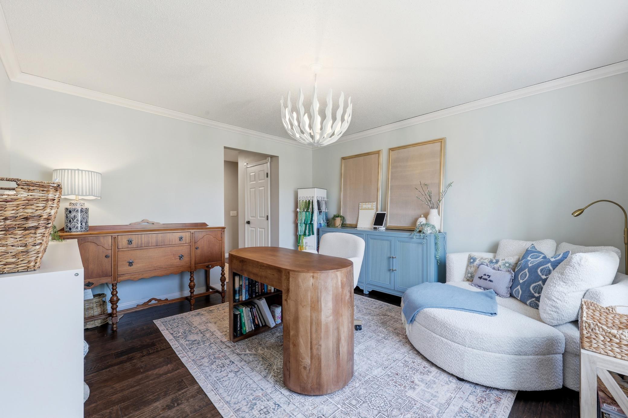 FLEX SPACE OFF ENTRY WAY