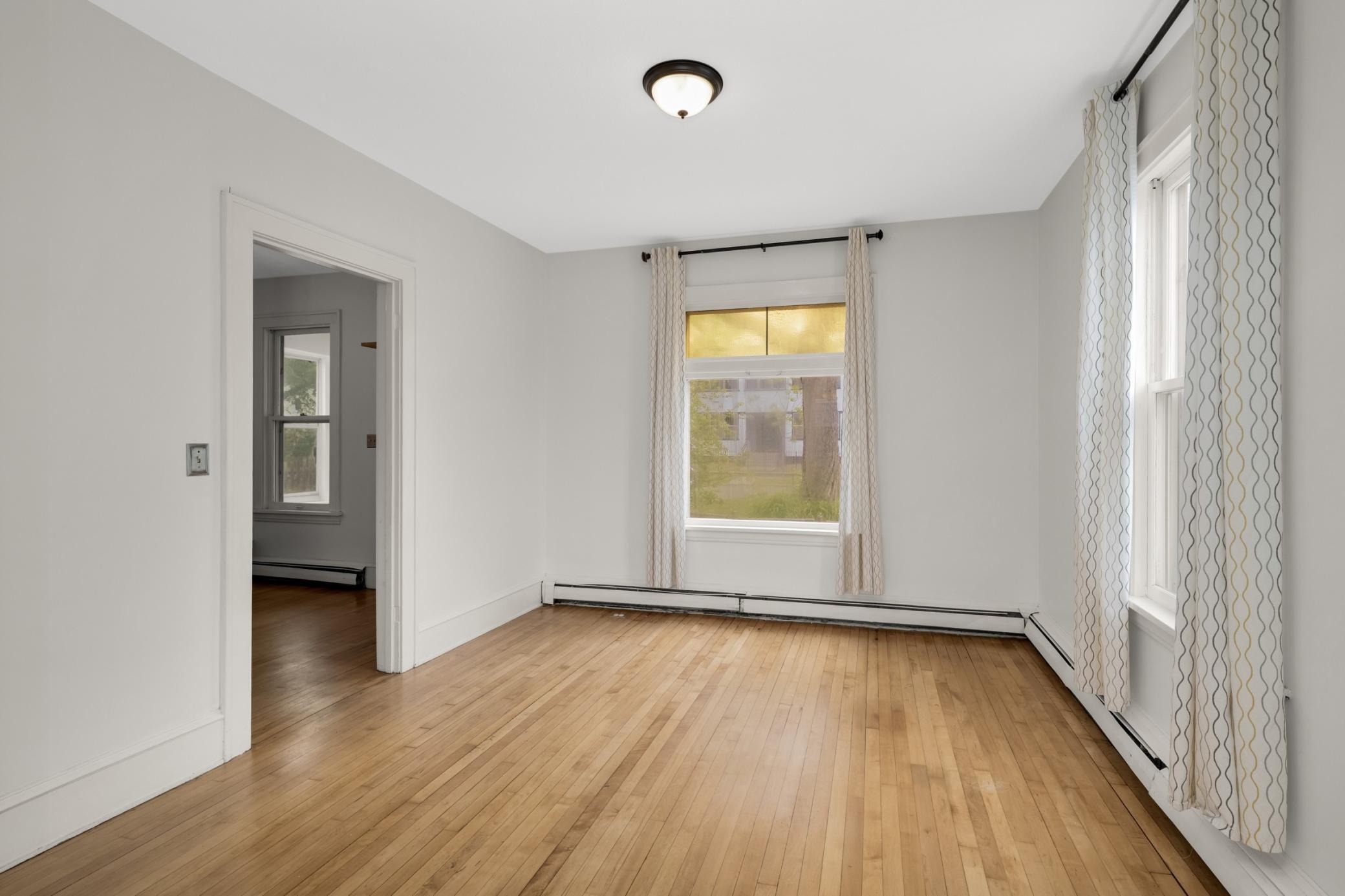 Spacious, bright living room