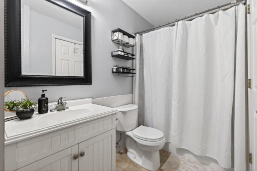 841 Evergreen Circle, Burnsville, MN 55337