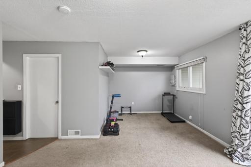 841 Evergreen Circle, Burnsville, MN 55337
