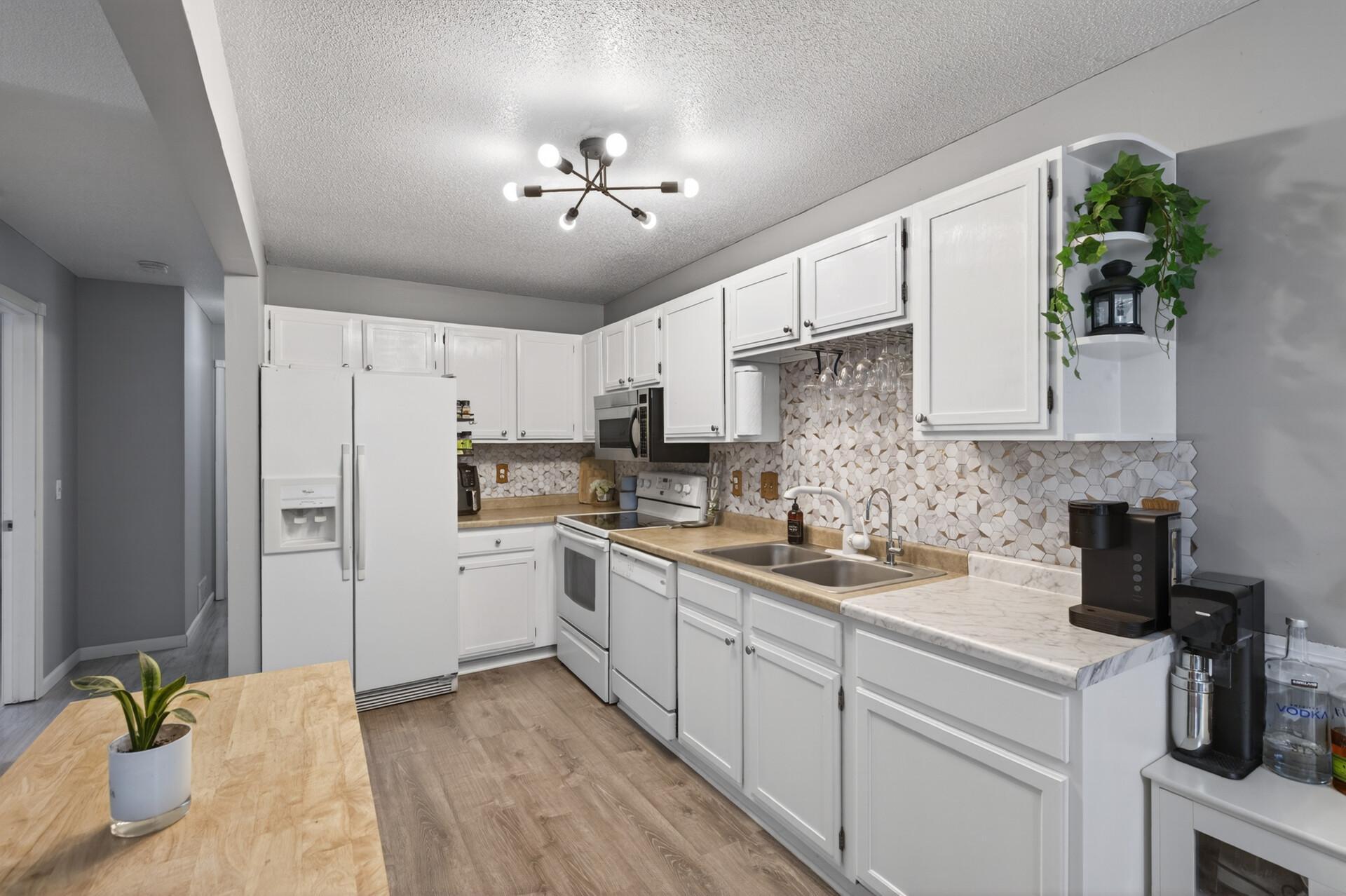 11_841_Evergreen11_mls.jpg
