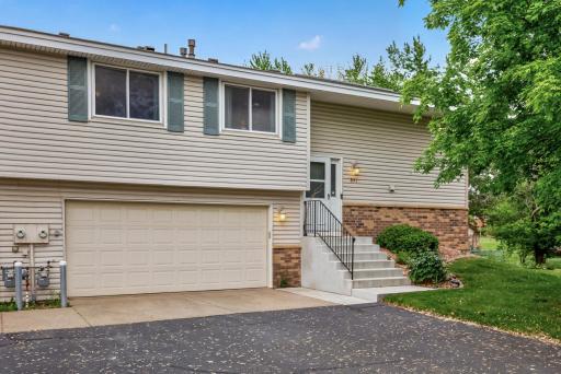 841 Evergreen Circle, Burnsville, MN 55337