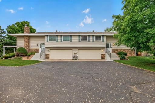 841 Evergreen Circle, Burnsville, MN 55337
