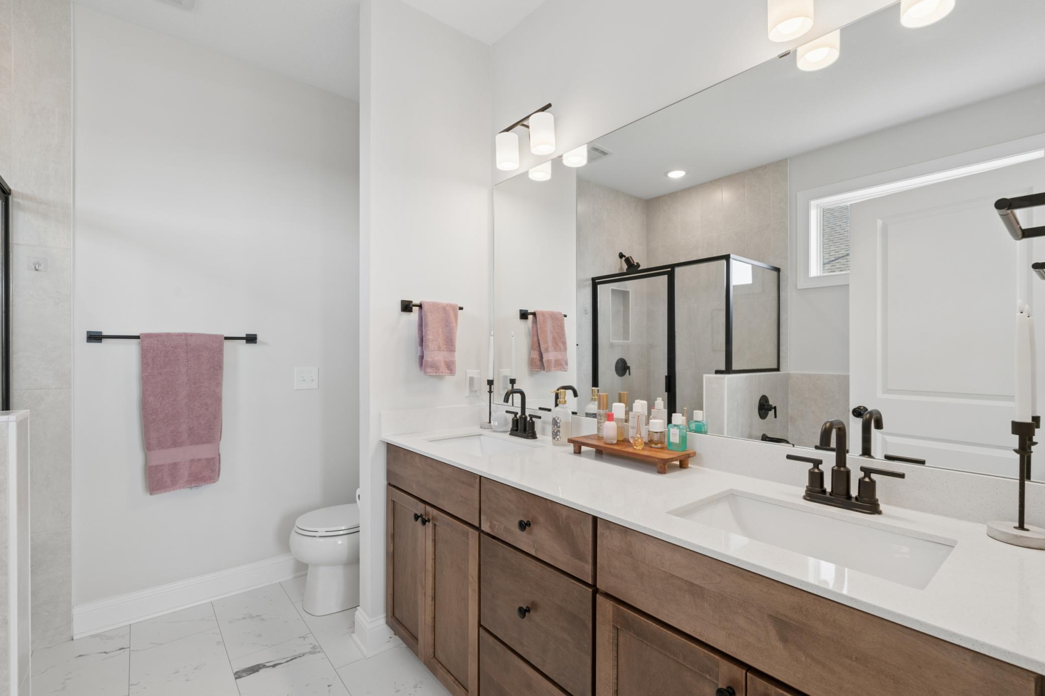 Primary bedroom ensuite bathroom