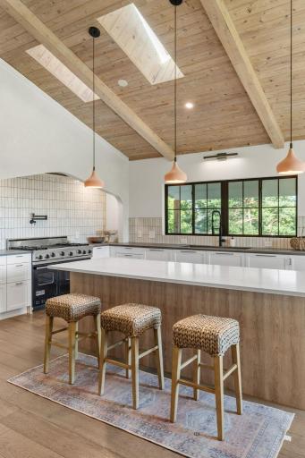 97-web-or-mls-9060 County Rd 26-10.jpg
