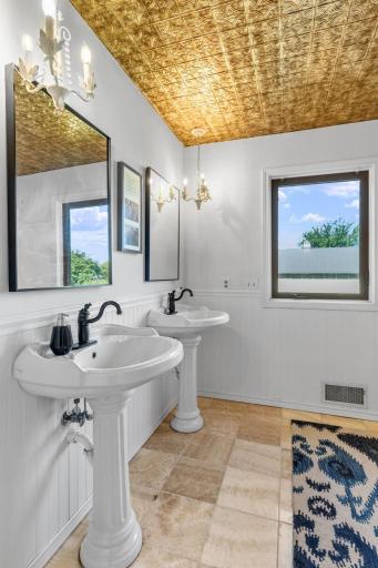 122-web-or-mls-9060 County Rd 26-35.jpg