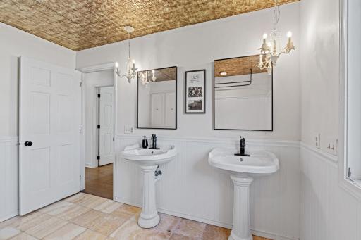 121-web-or-mls-9060 County Rd 26-34.jpg