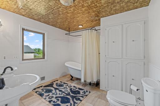 120-web-or-mls-9060 County Rd 26-33.jpg