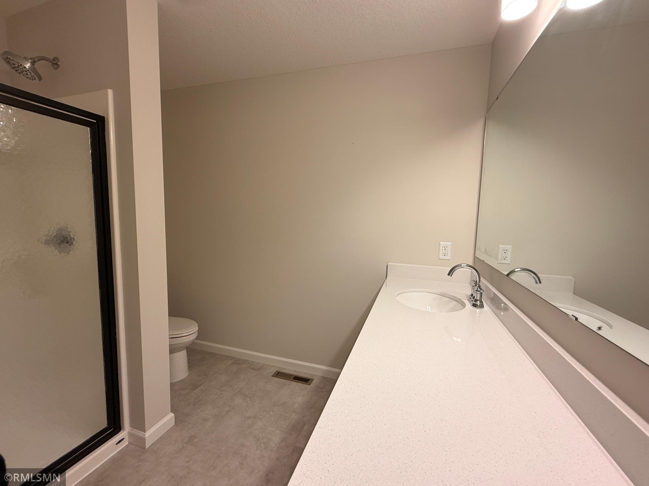 Great owner's suite bathroom layout