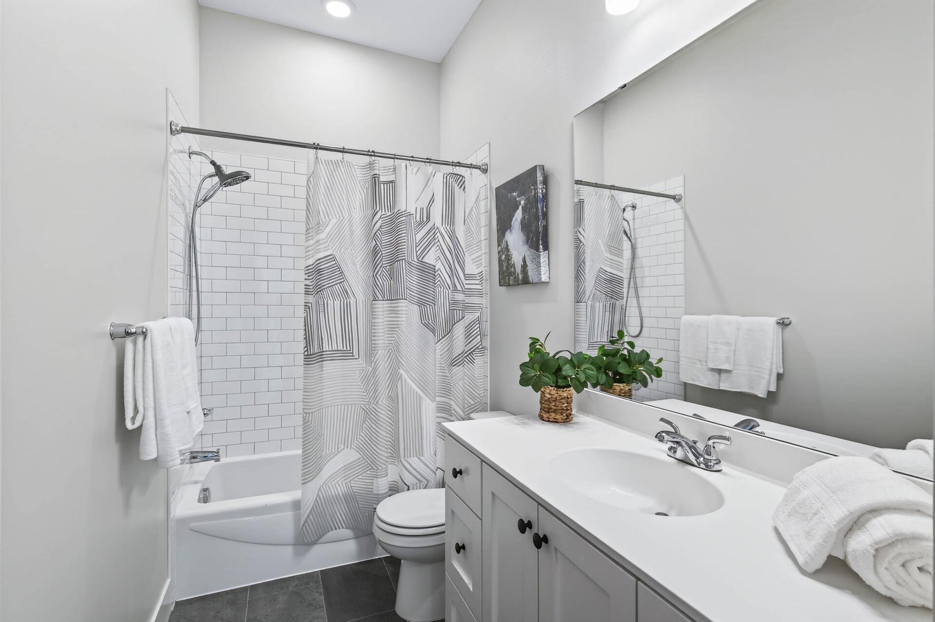 2nd Bathroom