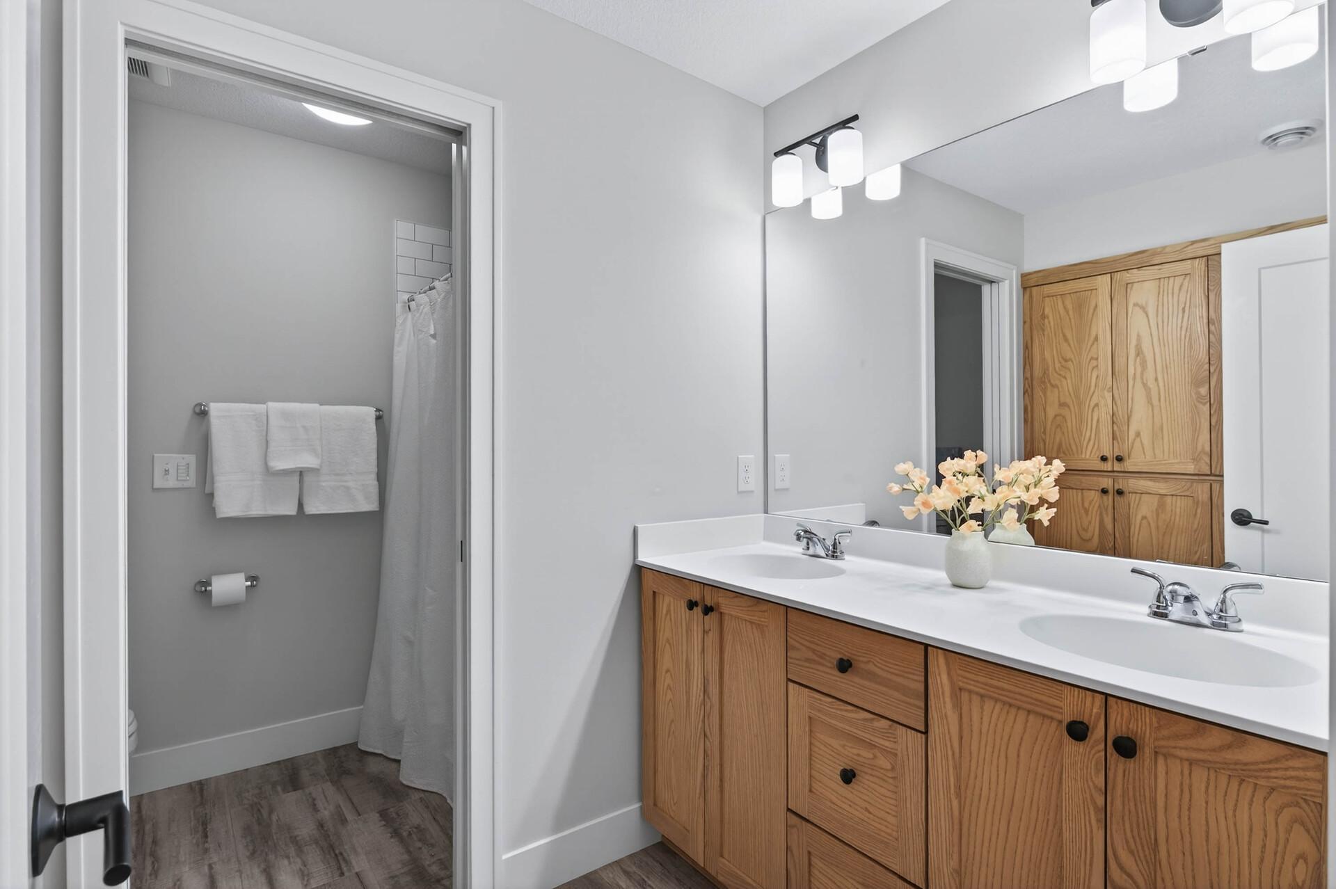 4th Bathroom. Double sinks!