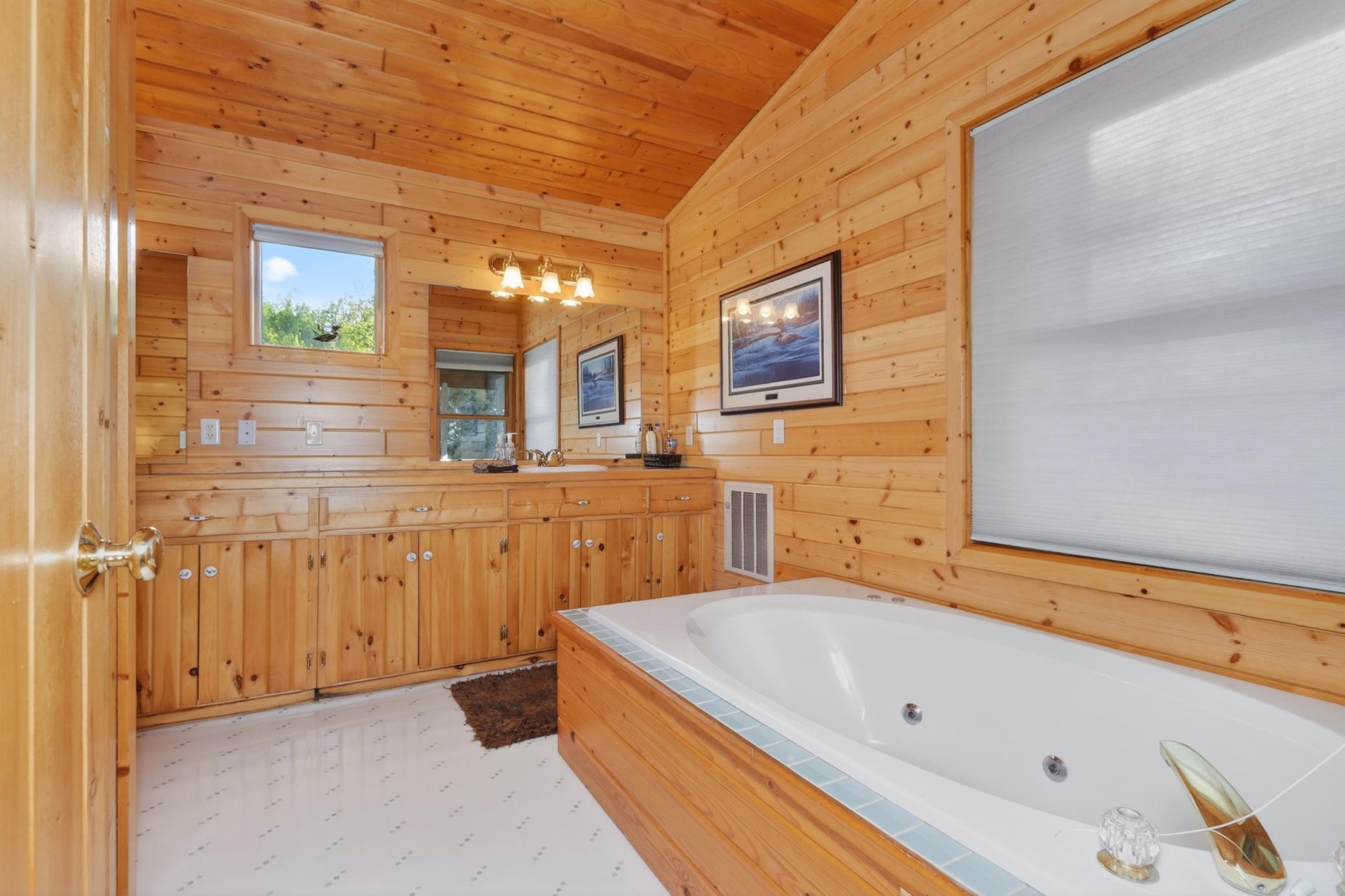 Jetted Tub