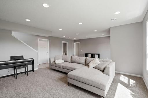 17662 Hayes Avenue, Lakeville, MN 55044