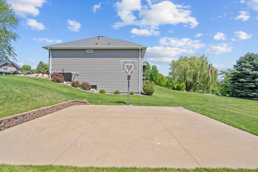 17662 Hayes Avenue, Lakeville, MN 55044