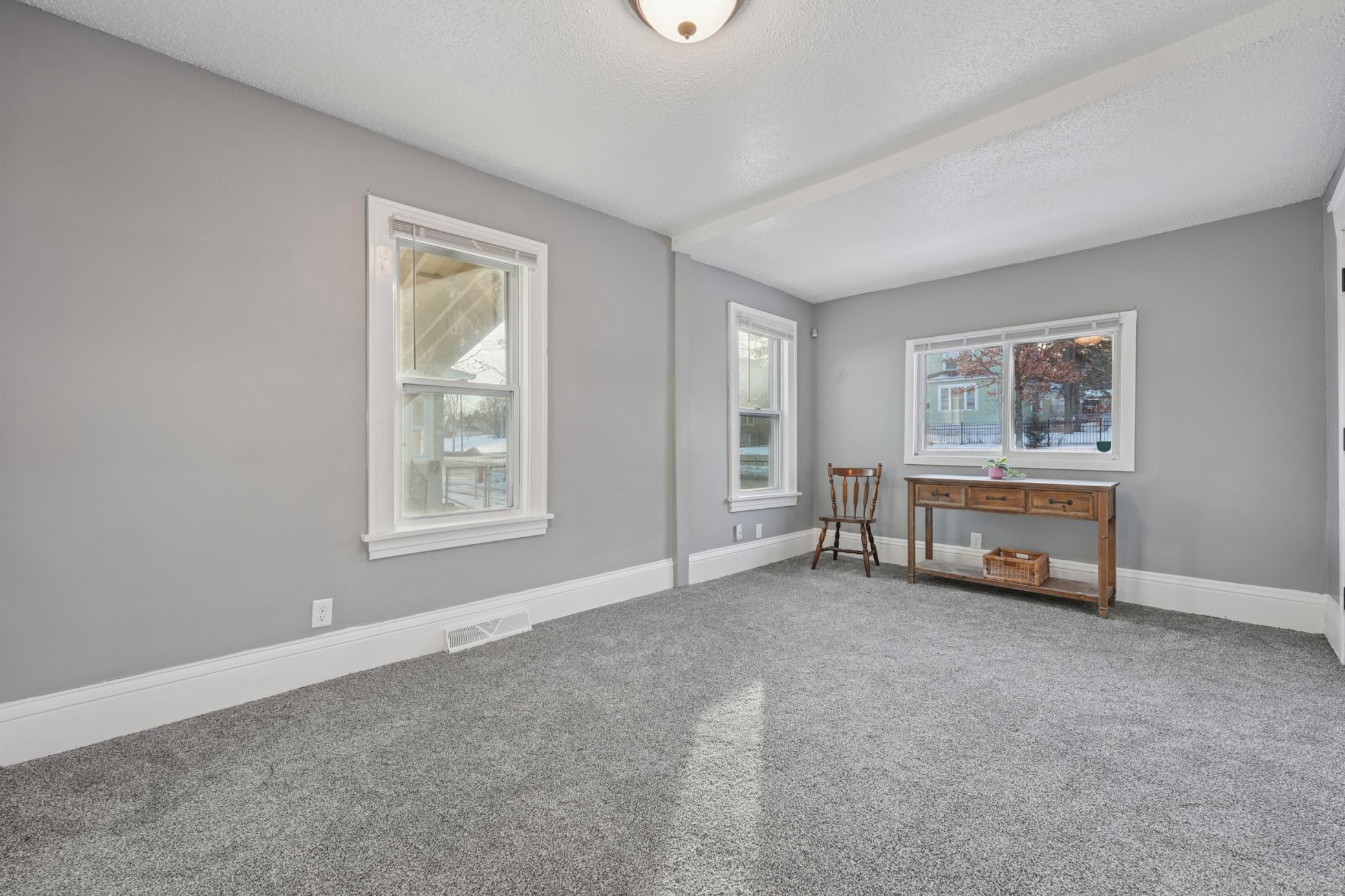 Living Room 2.jpg