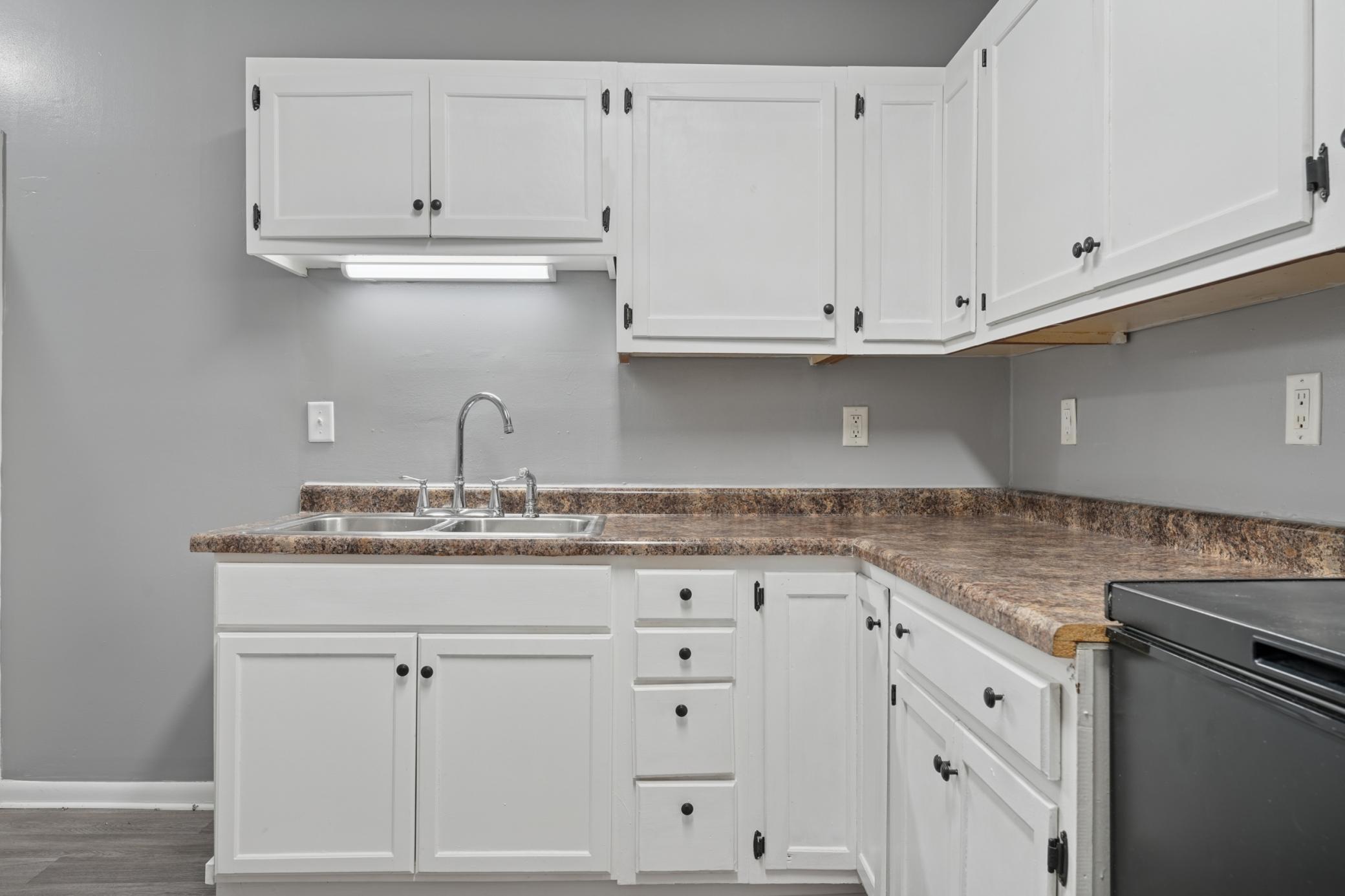 Kitchen 1.jpg